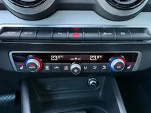 Audi Q2 35 TDI quattro advanced in 2Y Gletscherweiß Metallic