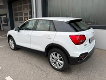 Audi Q2 35 TDI quattro advanced in 2Y Gletscherweiß Metallic