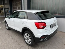 Audi Q2 35 TDI quattro advanced in 2Y Gletscherweiß Metallic