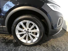 VW T-Roc Friends TSI DSG in Deep Black Perleffekt
