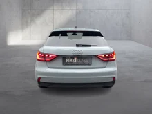 Audi A1 Sportback 25 TFSI intense in Pfeilgrau Perleffekt