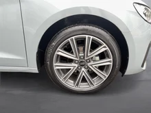 Audi A1 Sportback 25 TFSI intense in Pfeilgrau Perleffekt