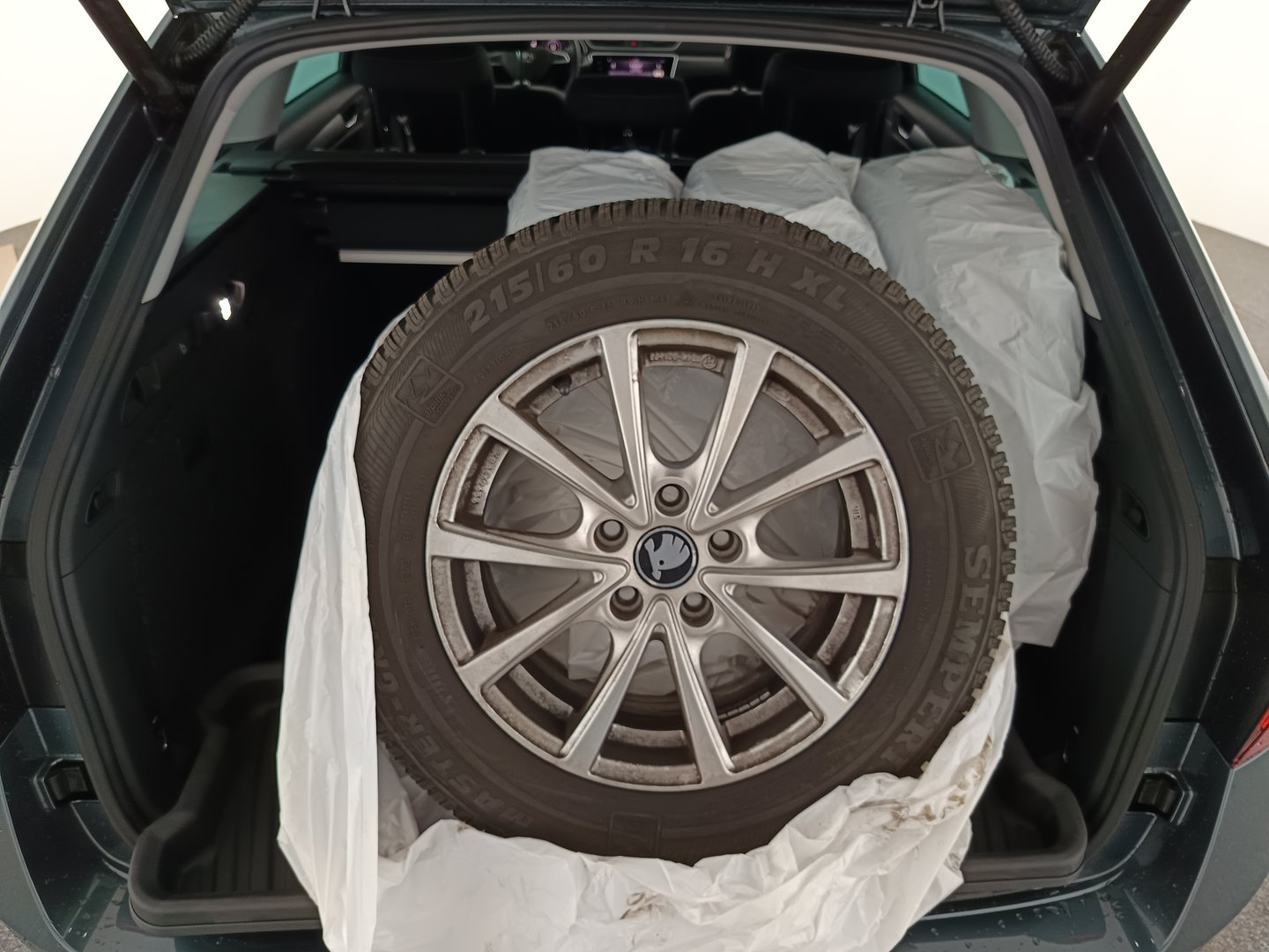 Škoda SUPERB Combi Style TDI DSG | Bild 32 von 35