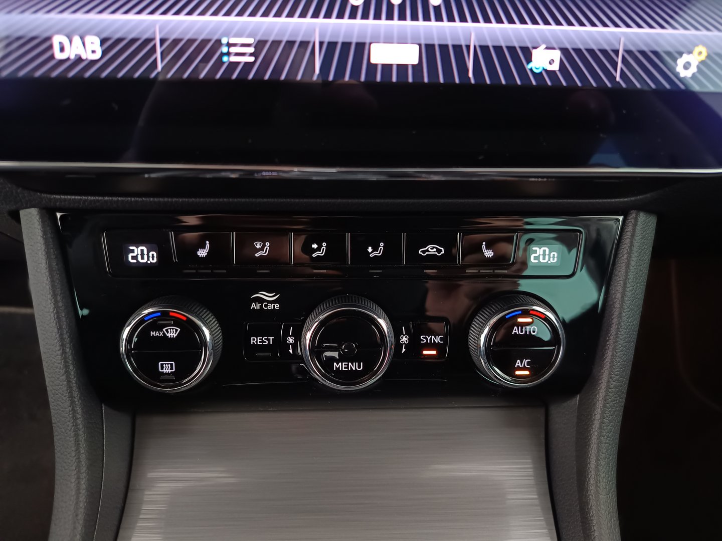 Škoda SUPERB Combi Style TDI DSG | Bild 29 von 35