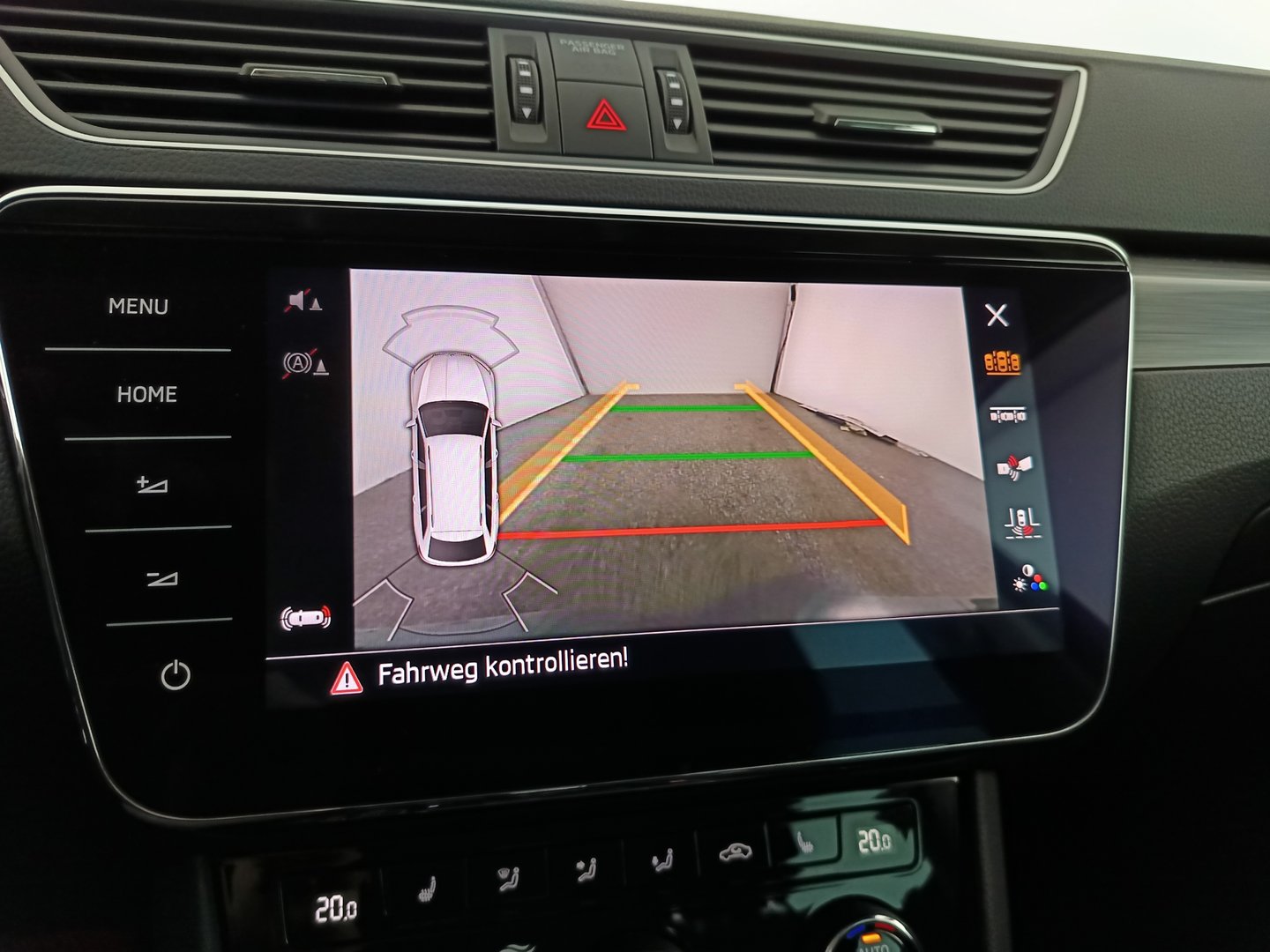 Škoda SUPERB Combi Style TDI DSG | Bild 27 von 35