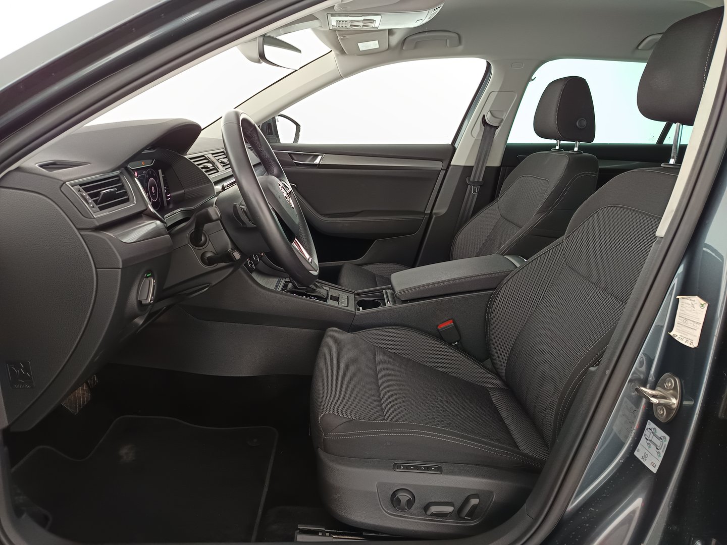 Škoda SUPERB Combi Style TDI DSG | Bild 13 von 35