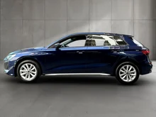Audi A3 Sportback 30 TFSI in Navarrablau Metallic