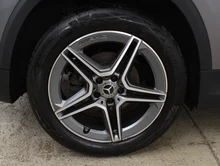 Mercedes GLA GLA 200 d in grau metallic