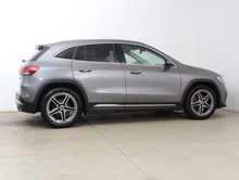 Mercedes GLA GLA 200 d in grau metallic