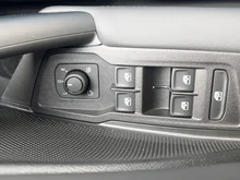 VW Tiguan Friends eHybrid DSG 150 kW in Delfingrau Metallic
