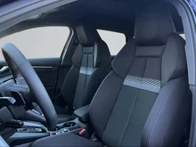 Audi A3 Sportback 30 TFSI in Navarrablau Metallic