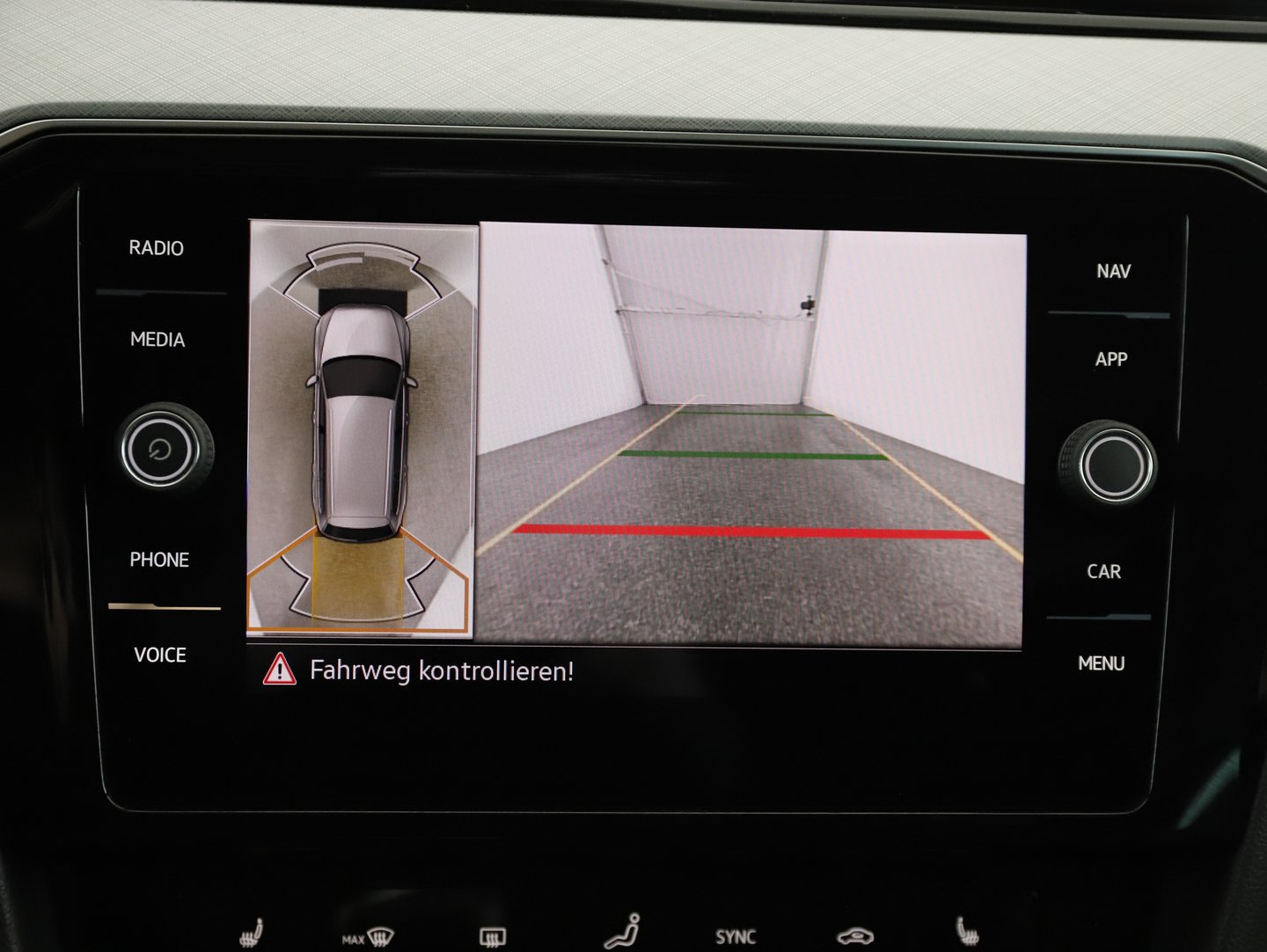 VW Passat Variant Business TDI | Bild 21 von 31