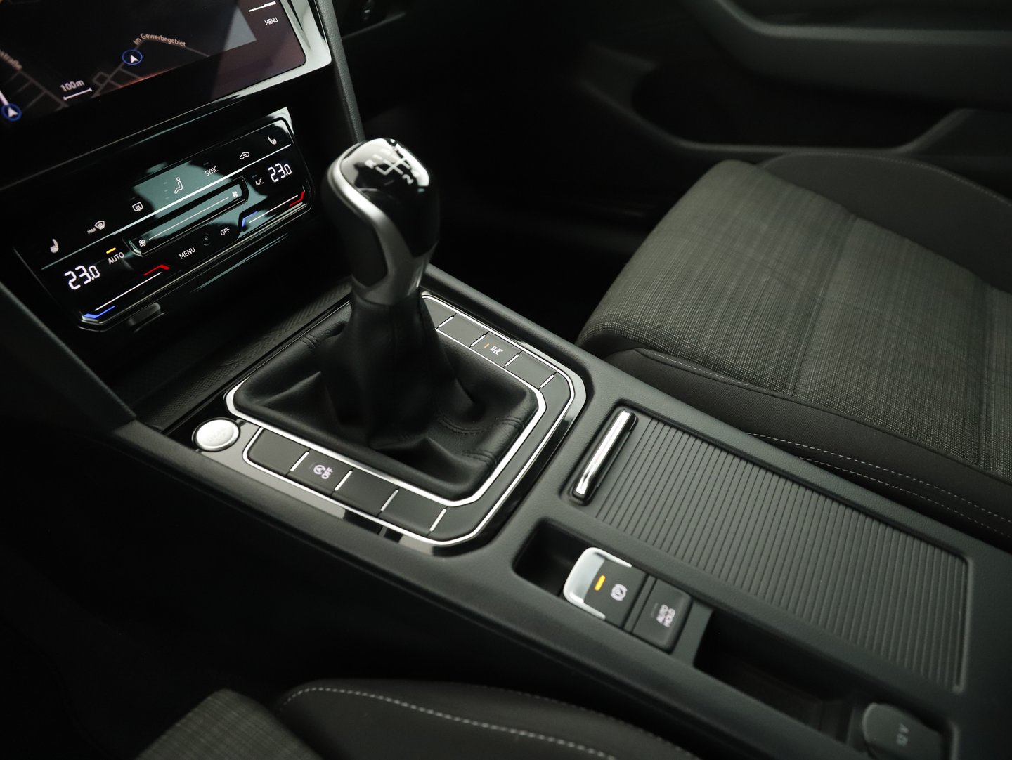 VW Passat Variant Business TDI | Bild 23 von 31