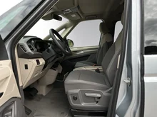 VW Multivan Edition eHybrid 180 kW 4MOTION in Monosilber Metallic/Dach Deepblack