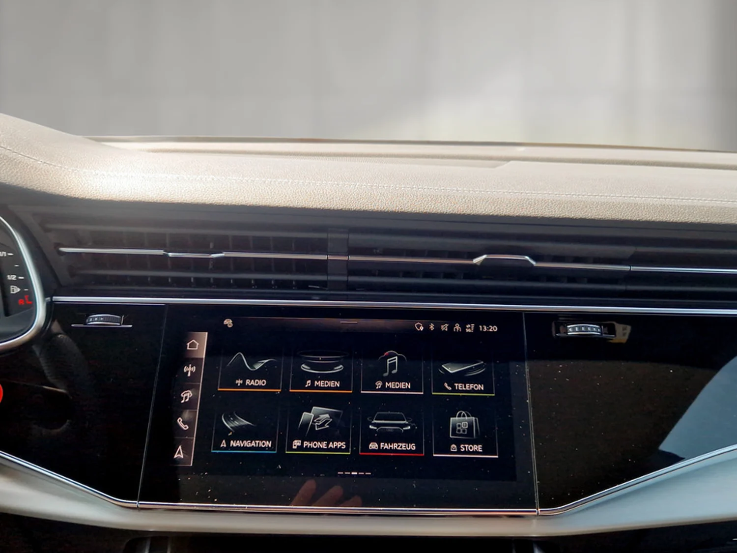 Bild eines Audi Q8 e-hybrid quattro 290 kW
