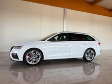 Škoda Octavia Combi RS TDI DSG in 2Y Moon-Weiss Metallic