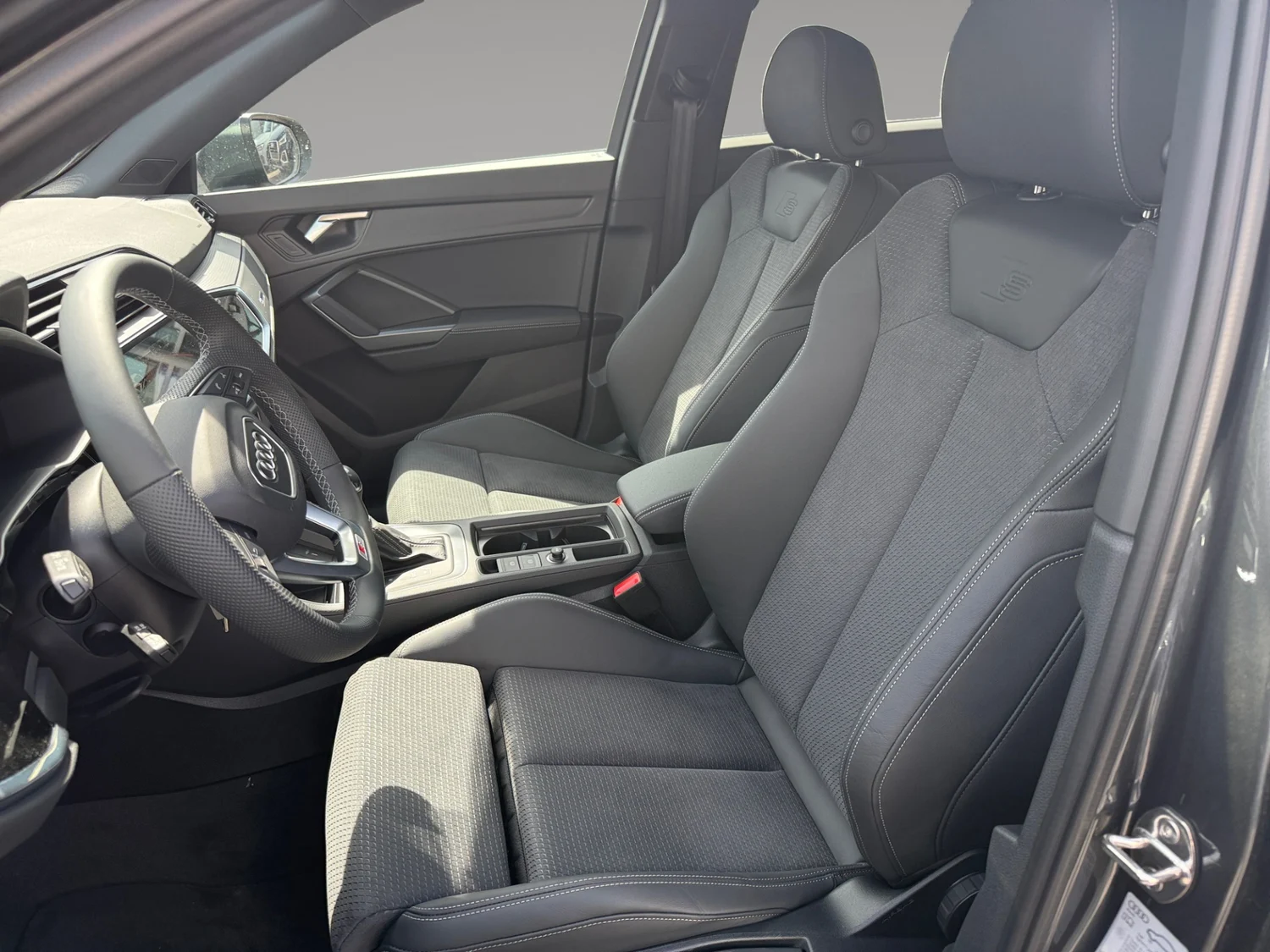 Bild eines Q3 35 TDI admired