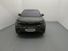 Škoda Peaq Sportline 90x in Olibo-Grün Metallic