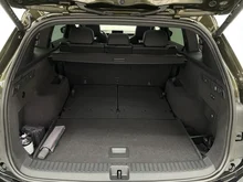 Škoda Peaq Sportline 90x in Olibo-Grün Metallic