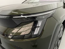 Škoda Peaq Sportline 90x in Olibo-Grün Metallic