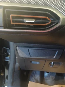Dacia Sandero Expression TCe 90 in schwarz