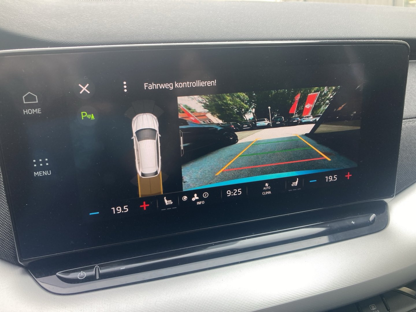 Škoda OCTAVIA Combi Style TDI DSG | Bild 11 von 13
