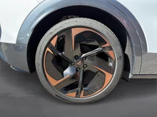 CUPRA Tavascan Adrenaline 210kW/286PS in White-Silber Metallic