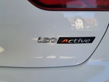 Hyundai i20 Active 1,0 T-GDI Start/Stopp Automatik Comfort in weiss - metallic