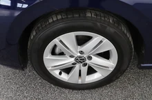 VW Golf Variant Life mHeV DSG in Atlantik Blue Metallic