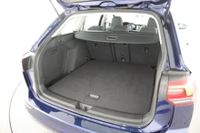 VW Golf Variant Life mHeV DSG in Atlantik Blue Metallic
