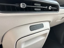 VW ID Buzz ID. Buzz Pro 150 kW in Candy Weiß / Starlight Blue Metallic