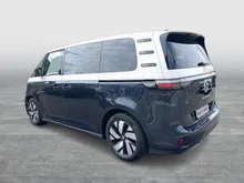 VW ID Buzz ID. Buzz Pro 150 kW in Candy Weiß / Starlight Blue Metallic