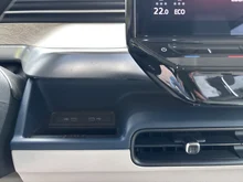 VW ID Buzz ID. Buzz Pro 150 kW in Candy Weiß / Starlight Blue Metallic