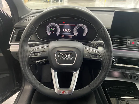 Bild eines Audi Q5 Sportback 55 TFSI e quattro admired