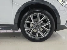 Audi A1 allstreet 30 TFSI intense in Gletscherweiss Metallic