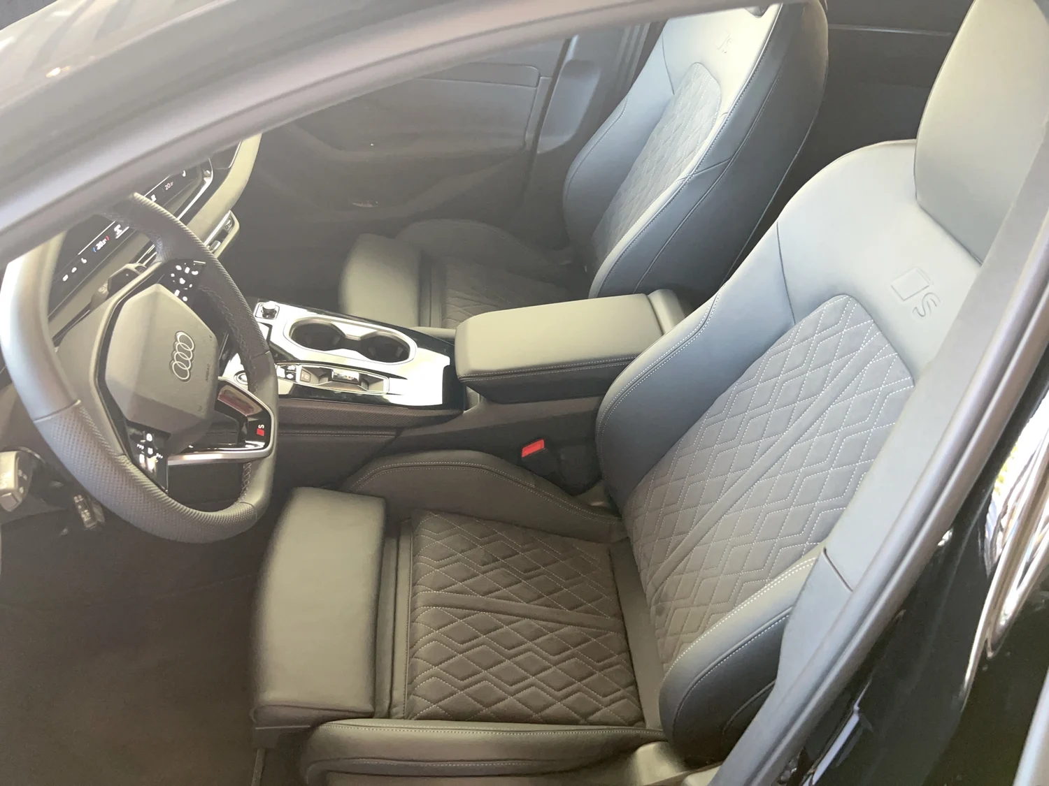Bild eines Audi A6 Avant quattro TDI 150 kW