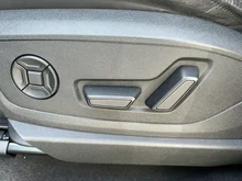 Audi Q8 55 e-tron quattro S line in Mythosschwarz Metallic