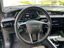 Audi Q8 55 e-tron quattro S line in Mythosschwarz Metallic