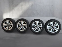 Thumbnail-Foto von Fahrzeug