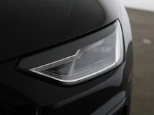 Audi A4 Avant 40 TDI quattro S line in MYTHOSSCHWARZ METALLIC