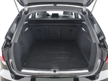 Audi A4 Avant 40 TDI quattro S line in MYTHOSSCHWARZ METALLIC