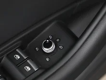 Audi A4 Avant 40 TDI quattro S line in MYTHOSSCHWARZ METALLIC