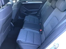 VW Passat Variant GTE in K2 Pyritsilber Metallic