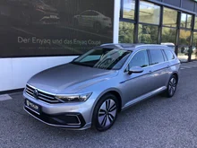 VW Passat Variant GTE in K2 Pyritsilber Metallic