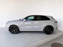 Porsche Cayenne E-Hybrid Black Edition in kreide
