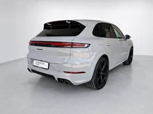 Porsche Cayenne E-Hybrid Black Edition in kreide