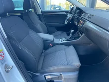 Škoda Superb Combi Style TDI DSG in Moon-Weiß Metallic
