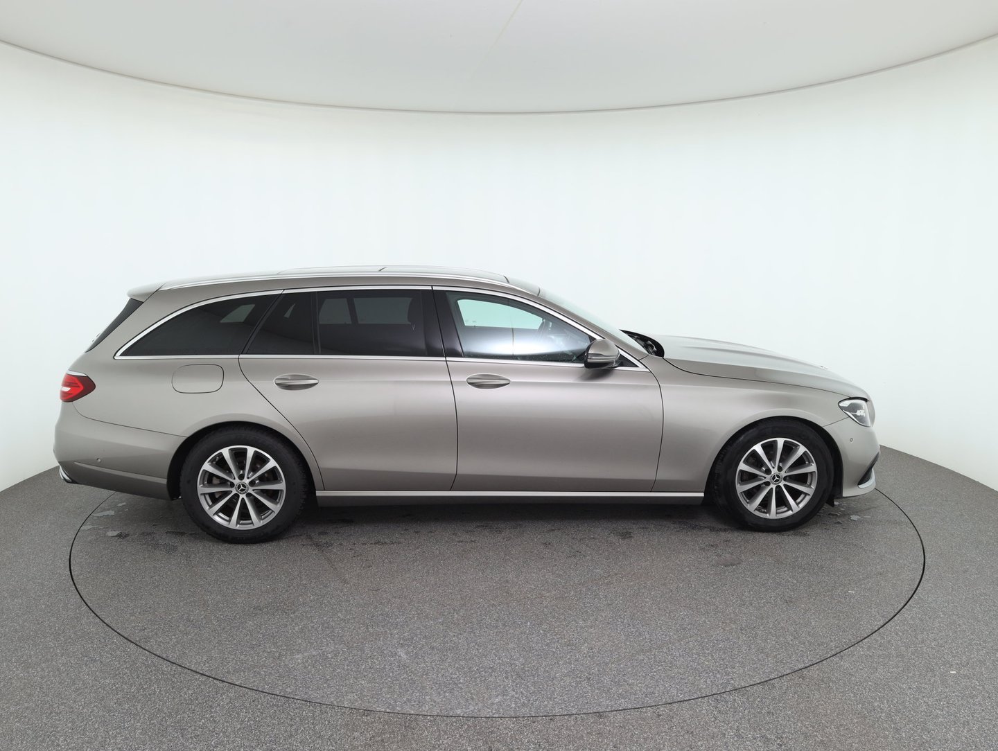 Mercedes E 200 d T Avantgarde Austria Edition Aut. | Bild 4 von 35