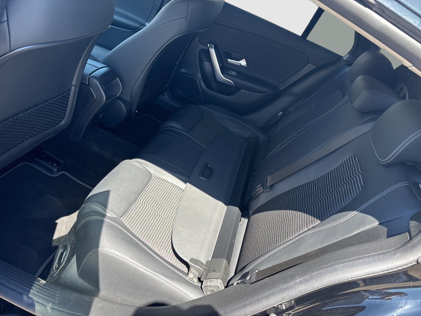 Mercedes CLA 200 d Shooting Brake Aut. | Bild 17 von 20