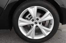 SEAT Leon FR Edition 1.5 TSI 115 PS in Nacht-Schwarz Metallic